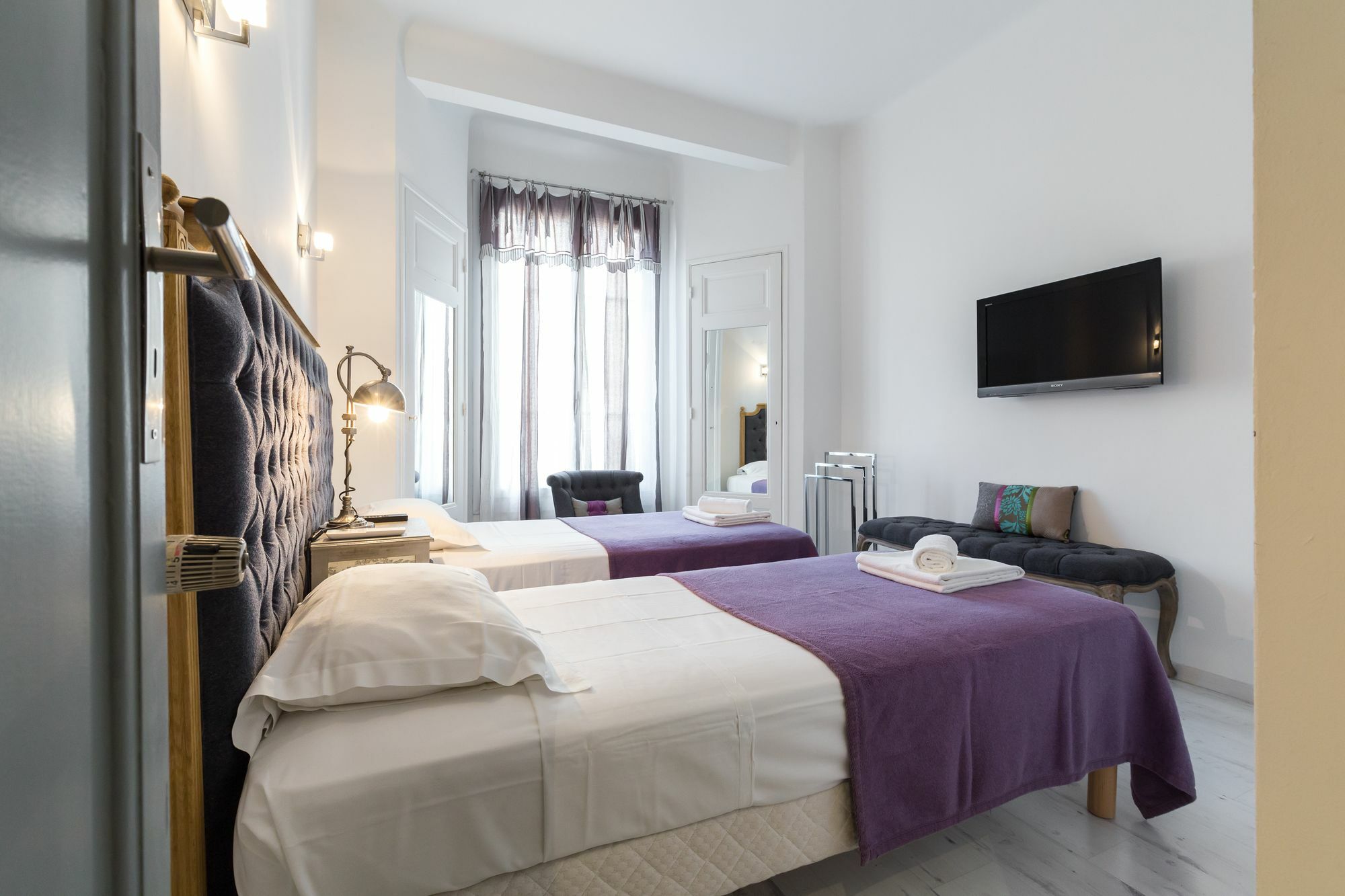 Centrally Located Modern 2 Bed Apartment In Cannes With Aircon And High Ceilings And Modern Design 696 Exterior foto